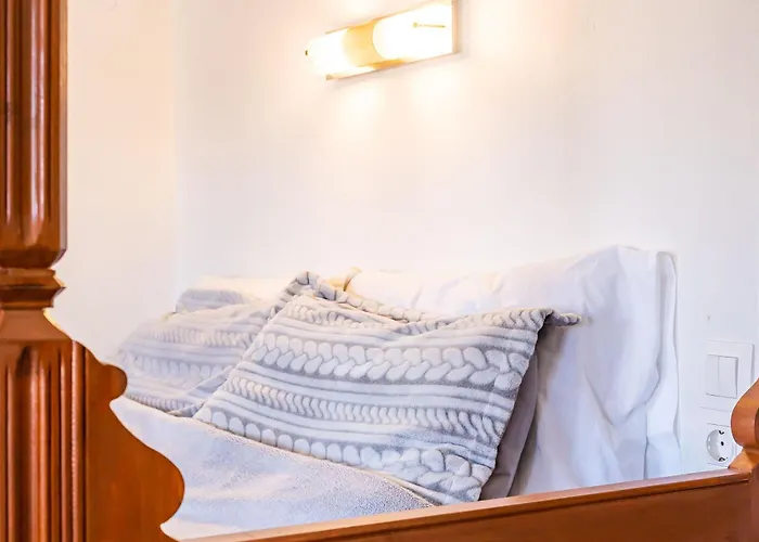 Sofia Mike * Olympos (Karpathos)